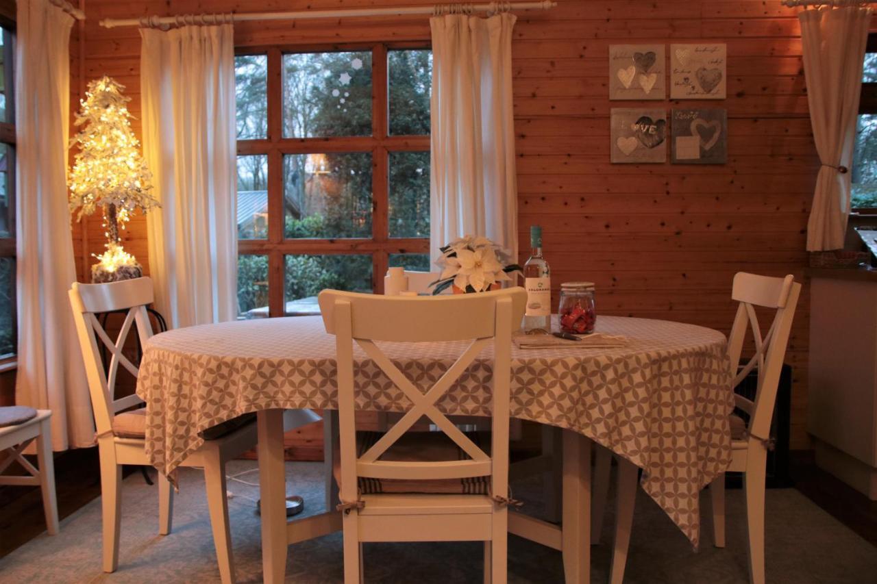 Charme Chalet Zutendaal Exterior photo